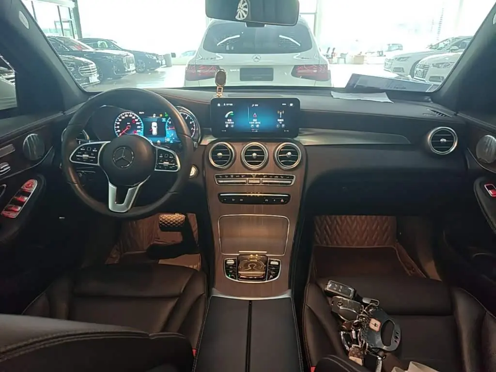 Mercedes-Benz GLC 2021 — Фото 10/20