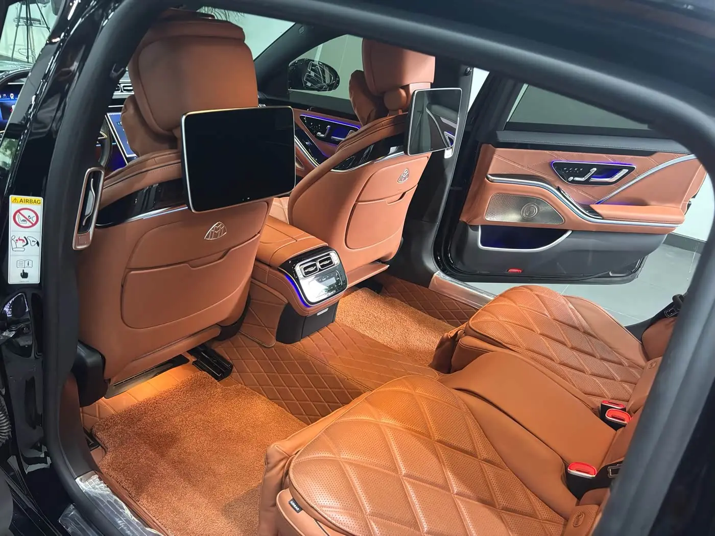 Mercedes-Benz Maybach S-Class 2023 — Фото 11/17