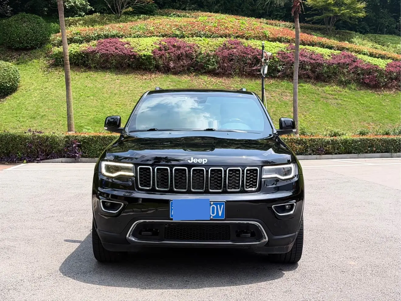 Jeep Grand Cherokee 2019 — Фото 3/20