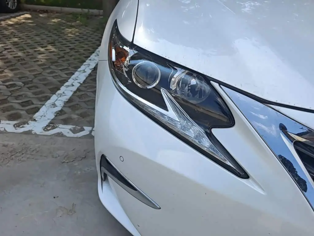 Lexus ES 2017 — Photo 11/20