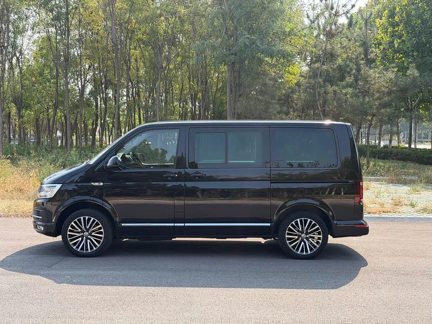 Volkswagen Multivan 2017 — Photo 4/20