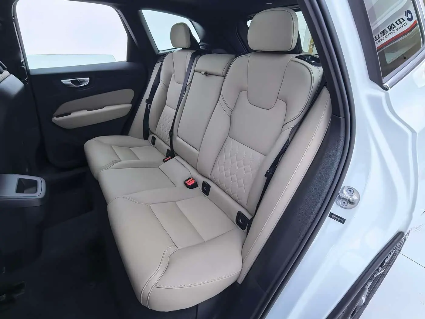 Volvo XC60 2025 — Фото 17/20