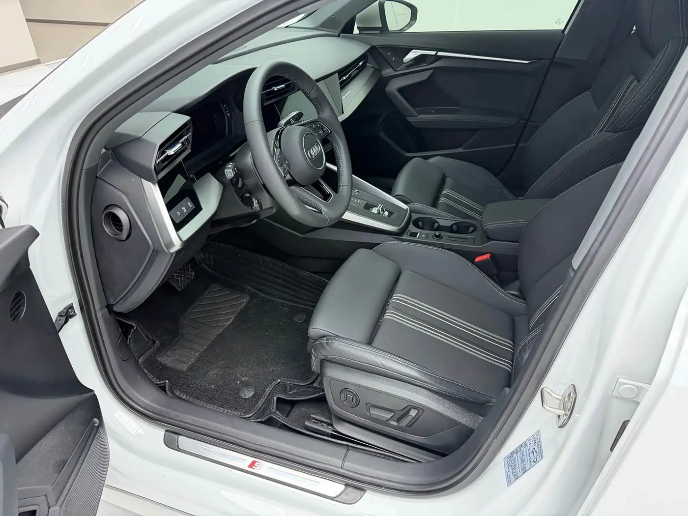 Audi A3 2022 — Şəkil 14/17