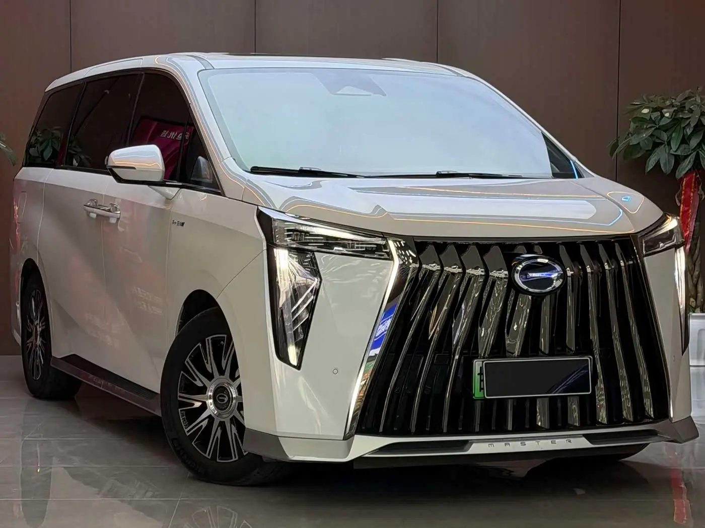 GAC Trumpchi Trumpchi E9 2025 — Şəkil 3/20