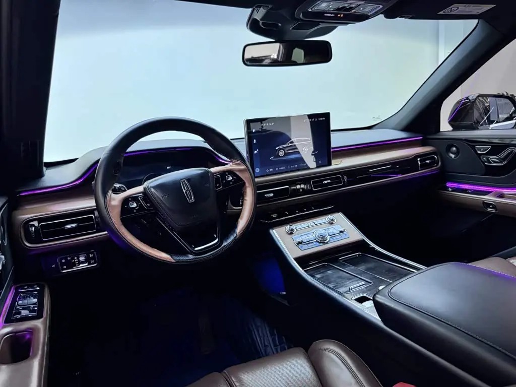 Lincoln Aviator 2020 — Photo 18/20