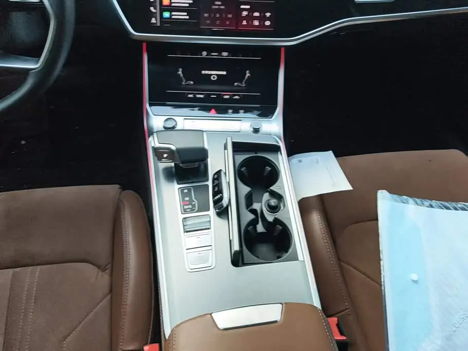 Audi A7L 2025 — Photo 16/16