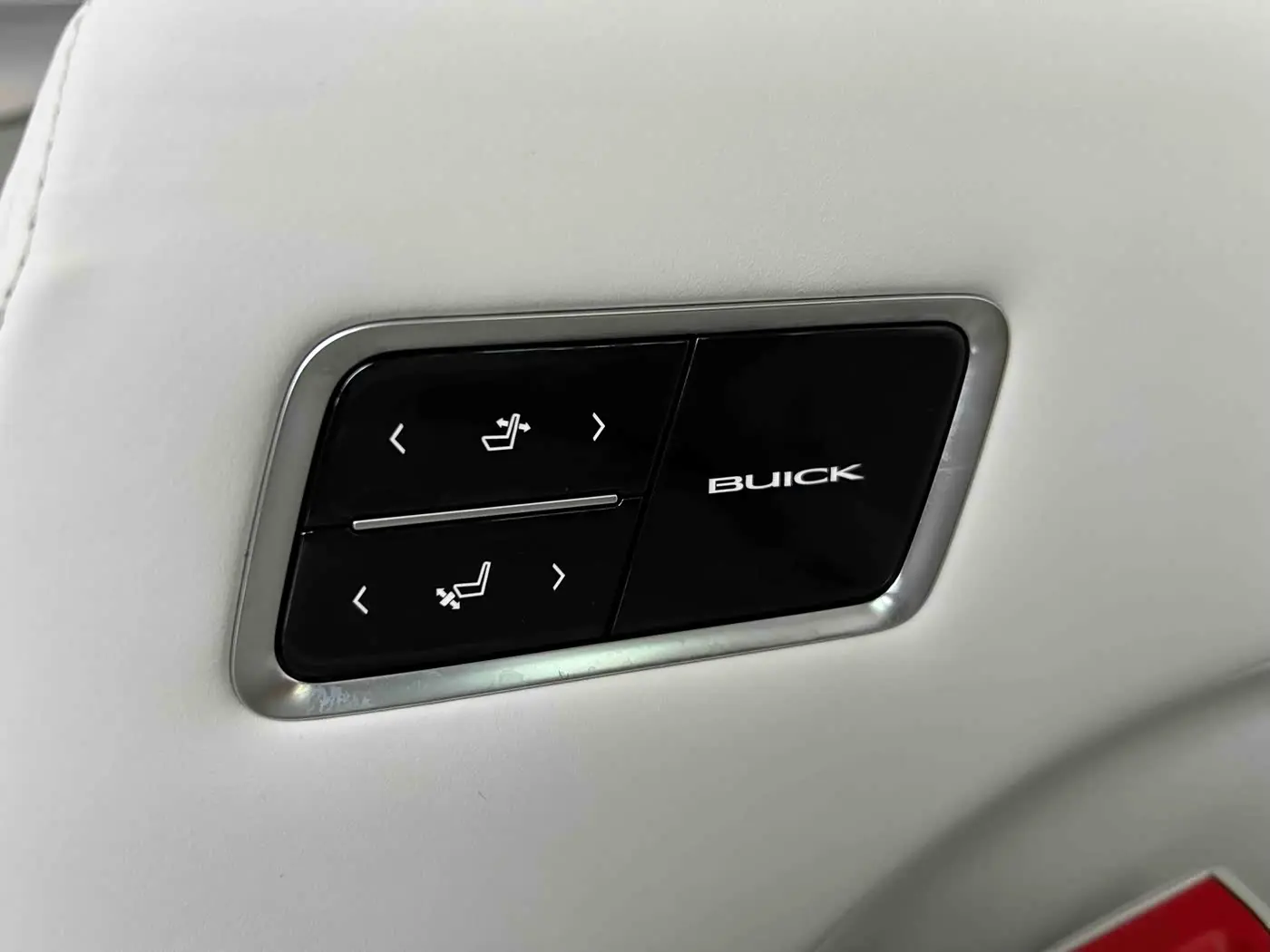 Buick GL8 New Energy 2024 — Photo 19/20