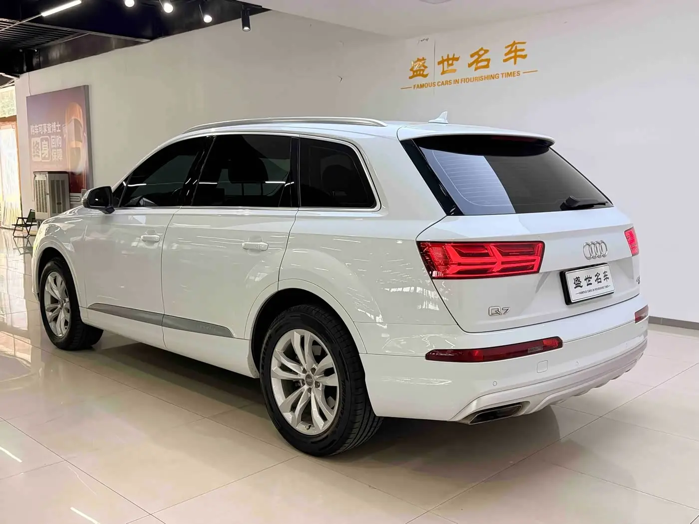 Audi Q7 2019 — Фото 10/13