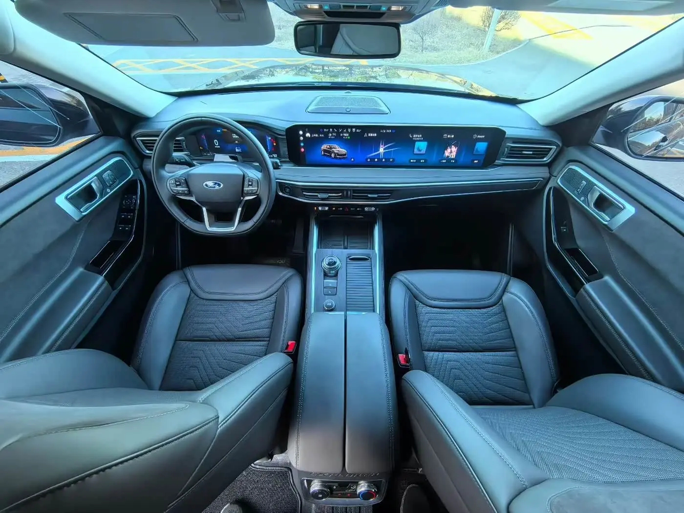 Ford Explorer 2025 — Фото 3/16