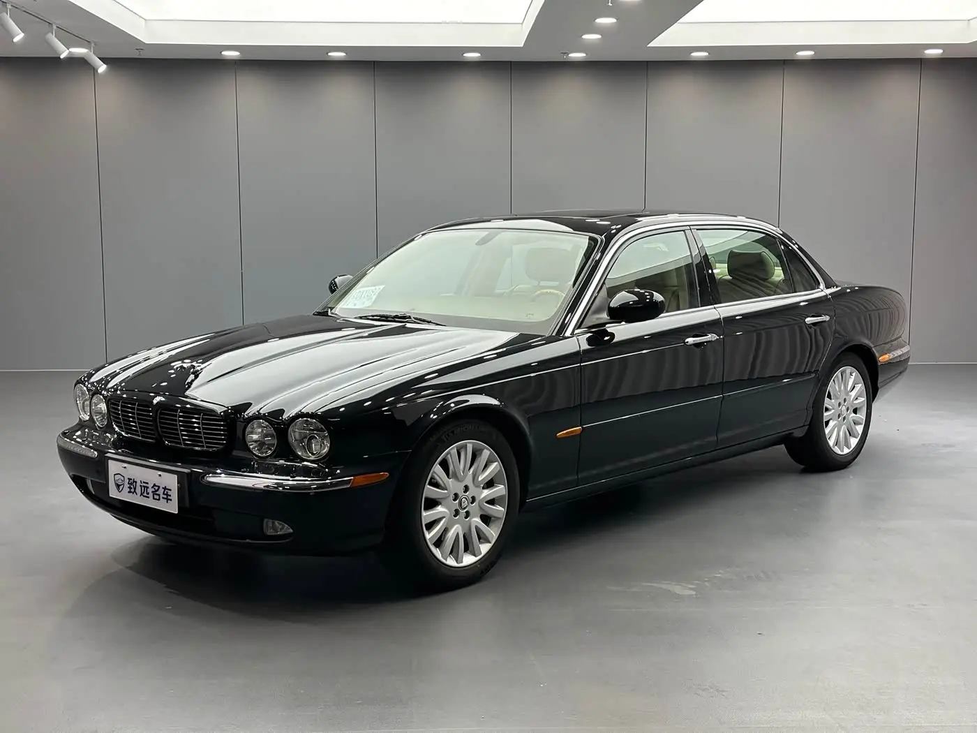 Jaguar XJ 2005 — Фото 1/20