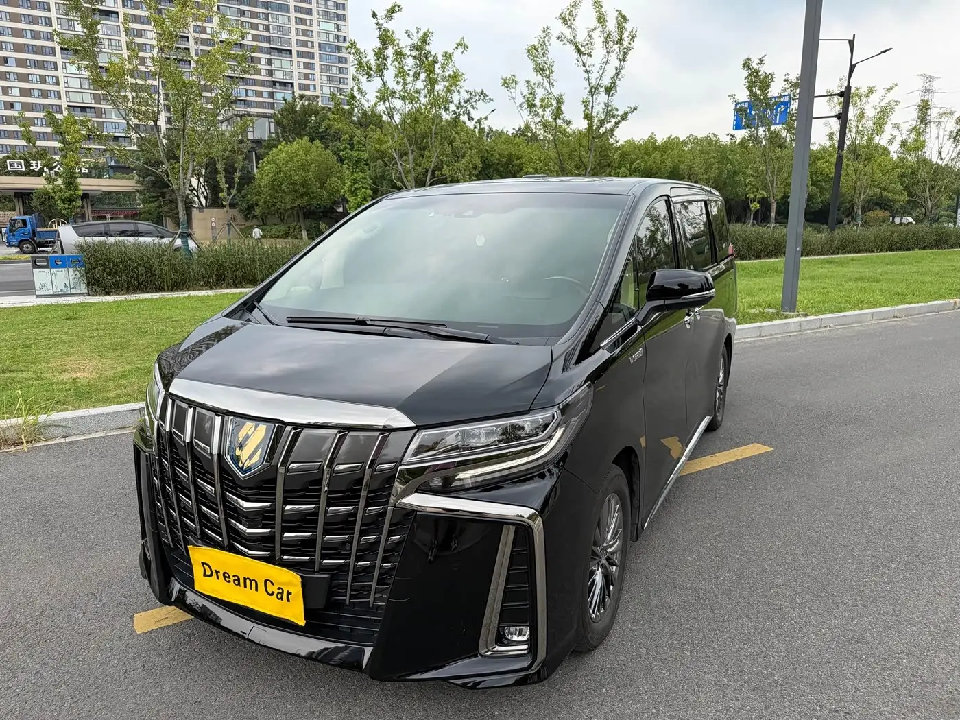 Toyota Alphard, 2022