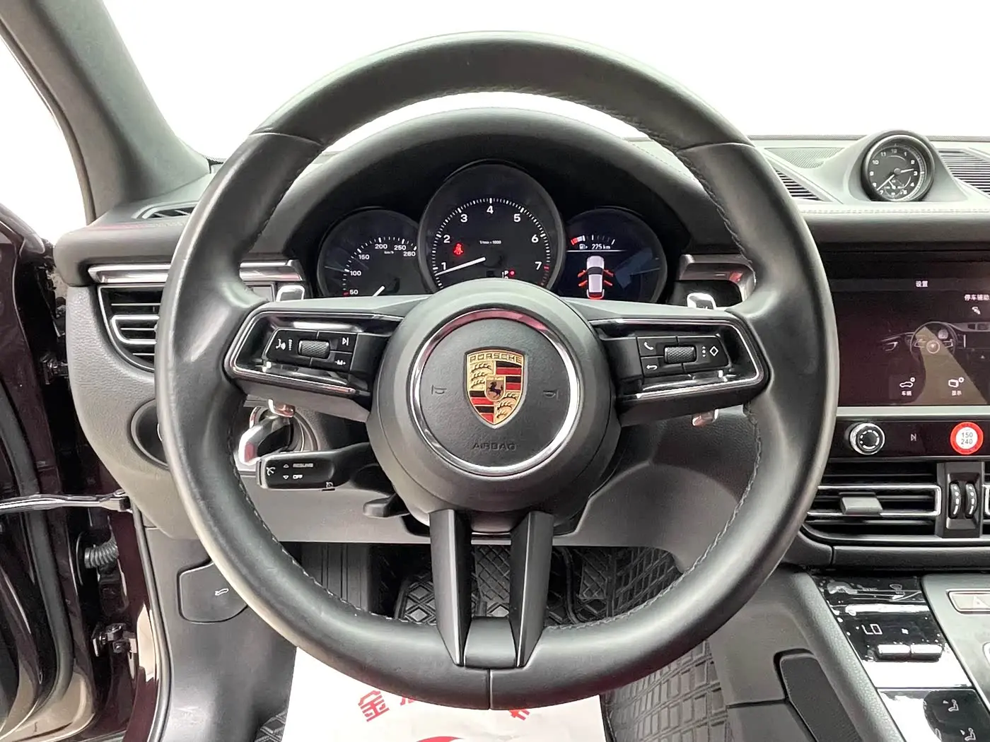 Porsche Macan 2023 — Photo 15/20