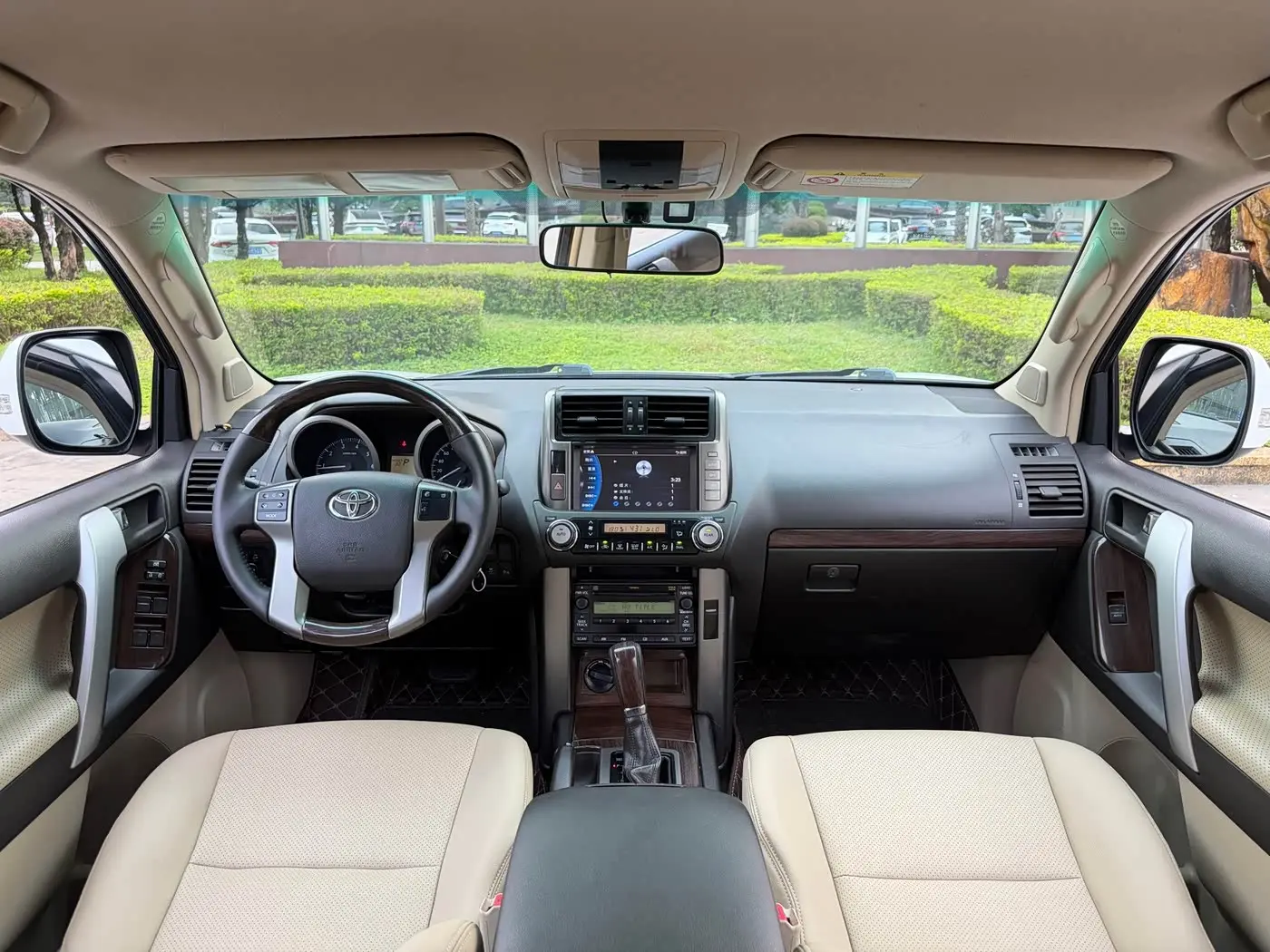 Toyota Prado 2013 — Photo 14/20