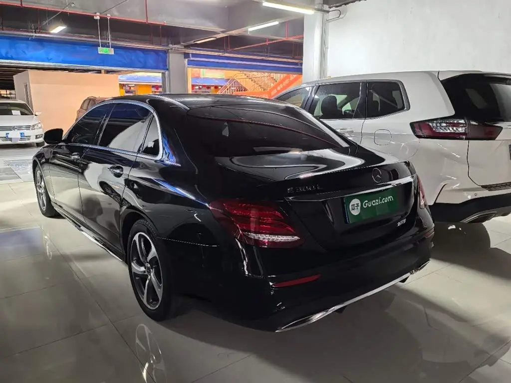 Mercedes-Benz E-Class 2019 — Photo 5/20