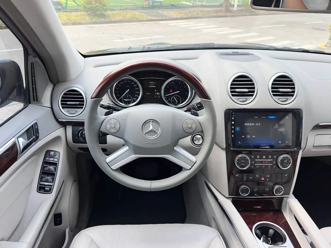 Mercedes-Benz GL-Class 2012 — Photo 12/20