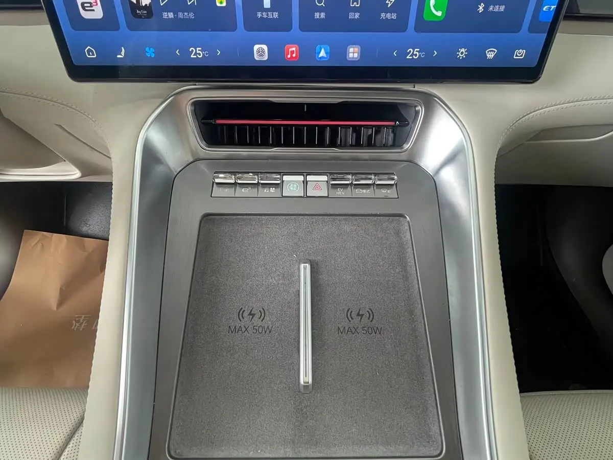 Denza N8L 2025 — Photo 8/15