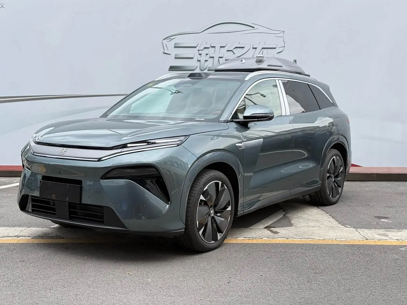 BYD Tang L 2025 — Фото 1/9