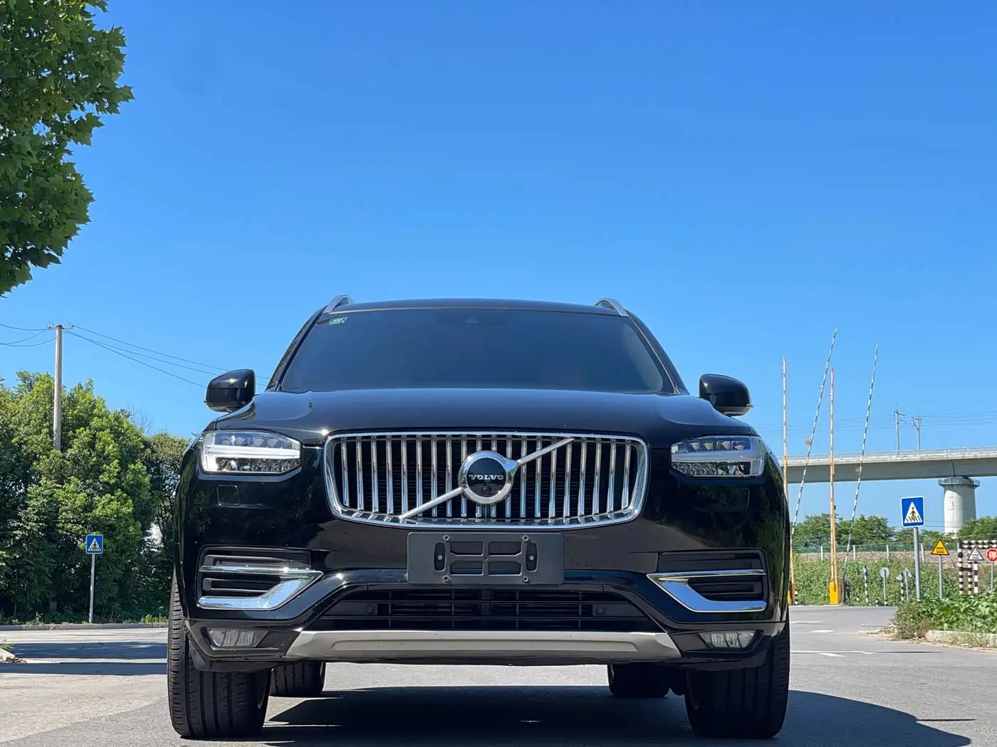 Volvo XC90 2016 — Фото 2/17