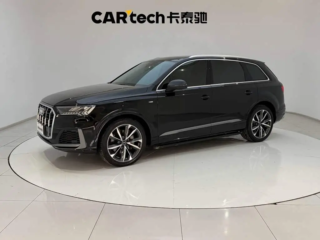 Audi Q7 2021 — Фото 1/20
