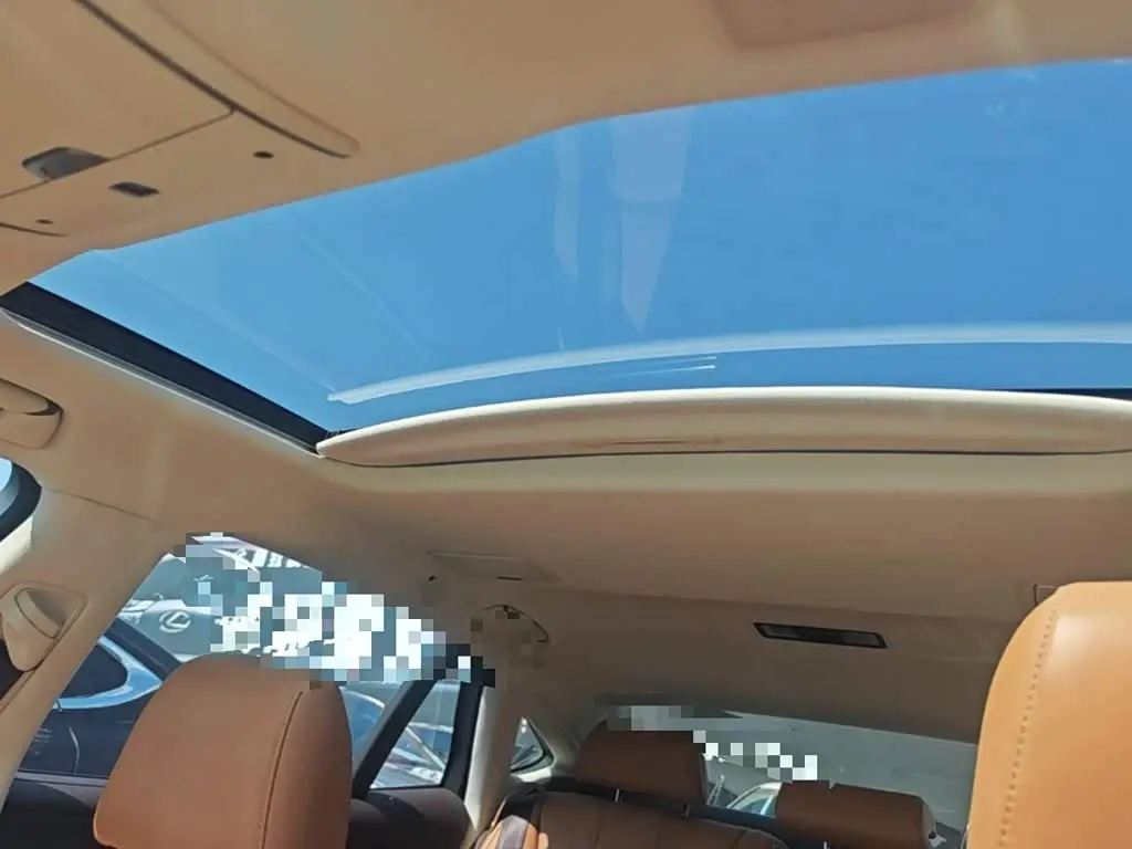 Lexus LS 2020 — Photo 17/19