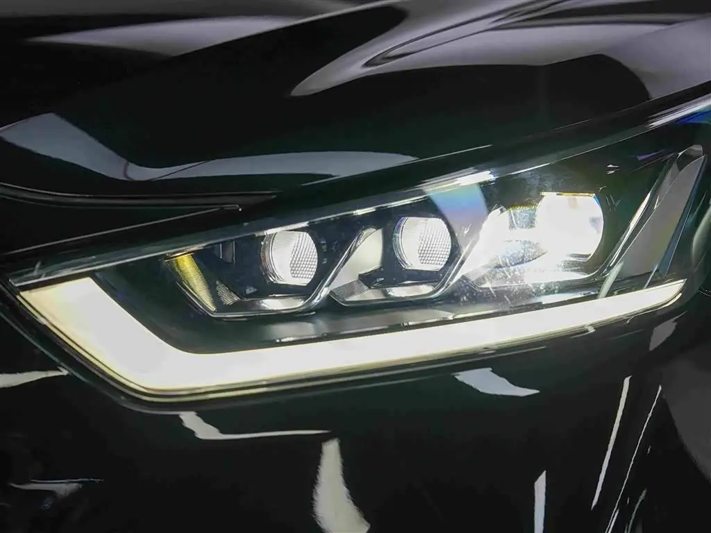 Toyota Crown Kluger 2024 — Photo 13/15
