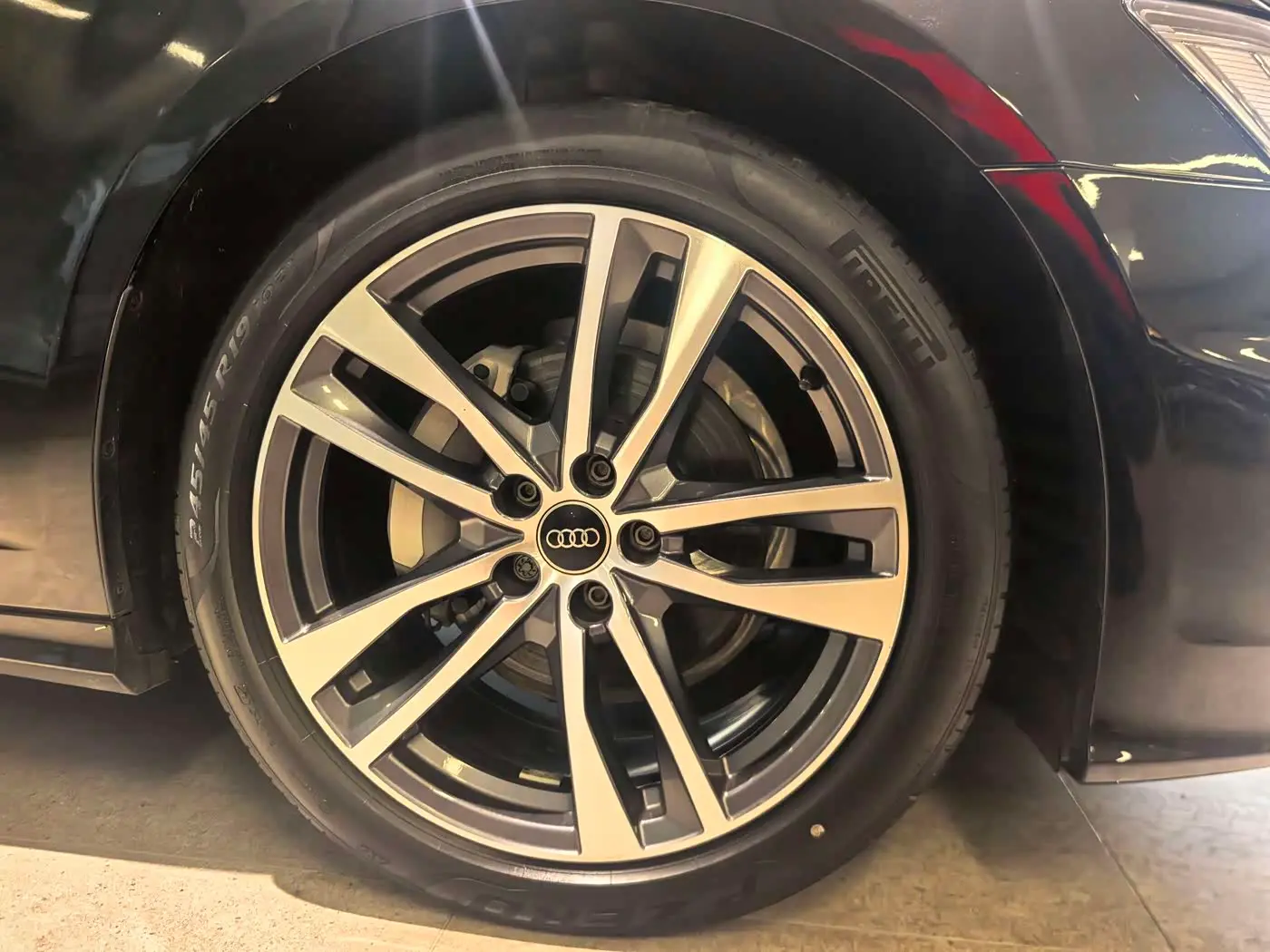 Audi A6L 2024 — Photo 4/13