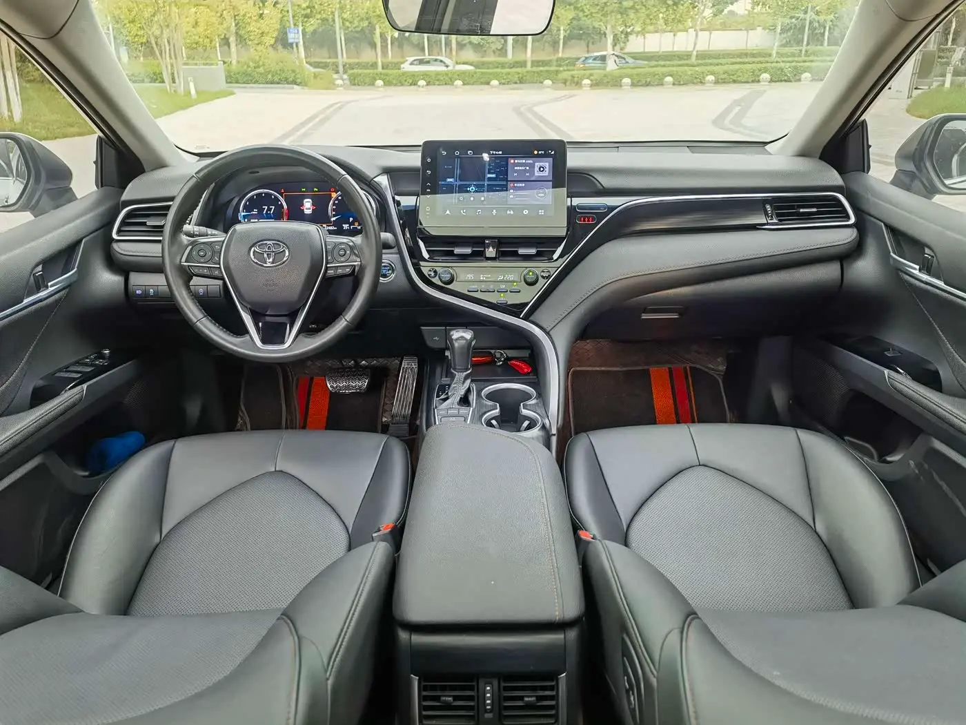 Toyota Camry 2024 — Photo 9/15