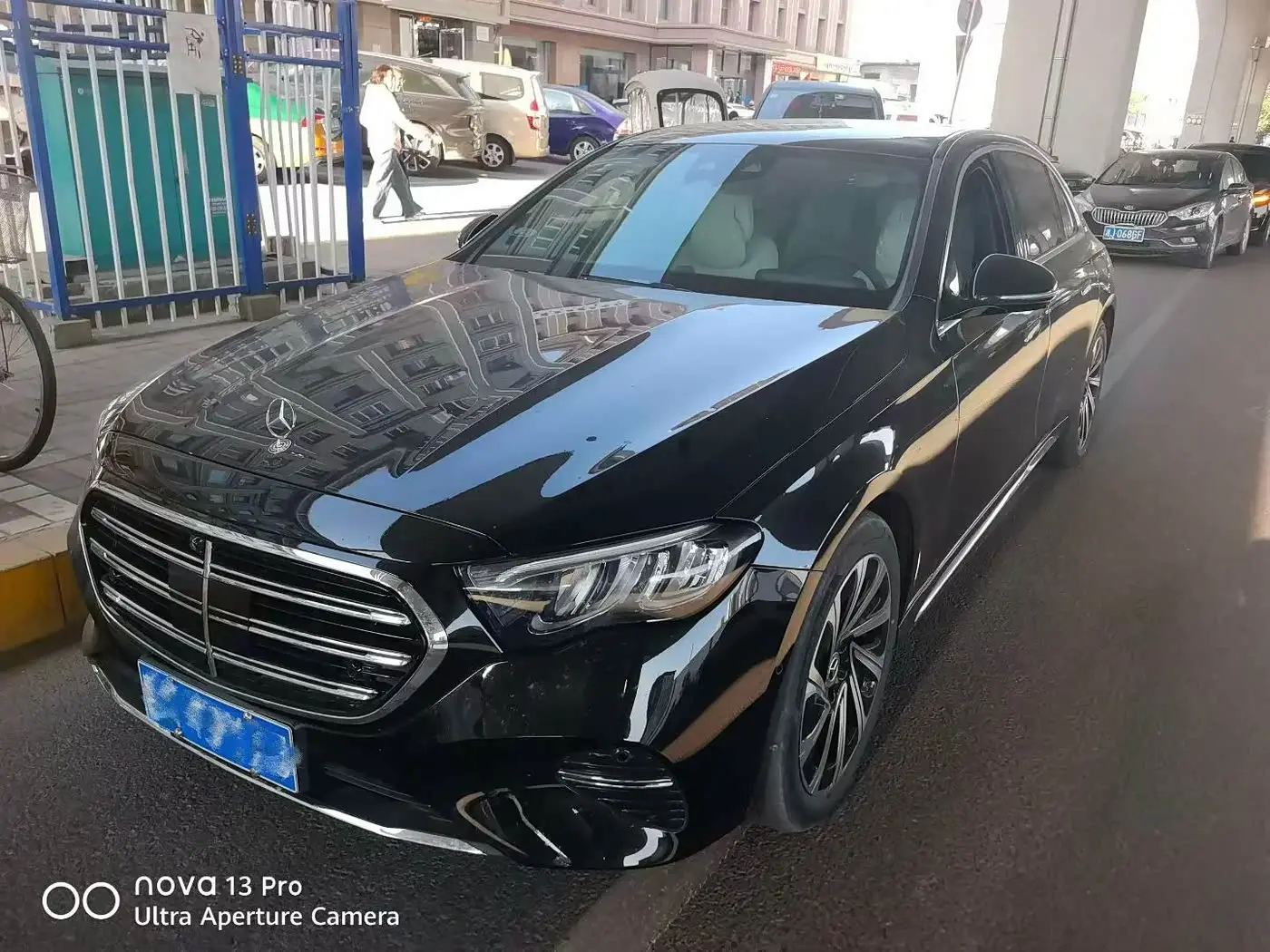 Mercedes-Benz E-Class 2024 — Photo 2/6