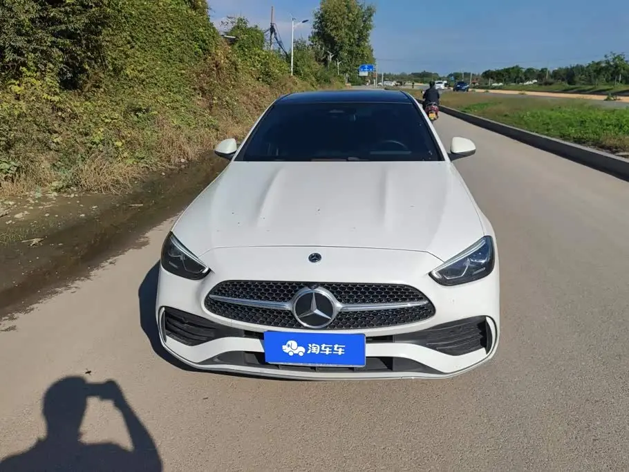 Mercedes-Benz C-Class 2025 — Фото 2/16