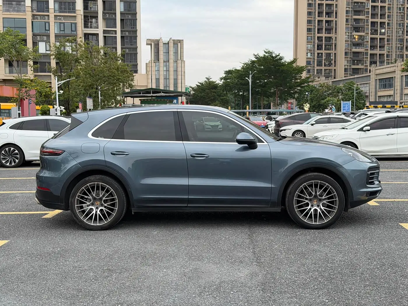 Porsche Cayenne 2018 — Фото 5/18