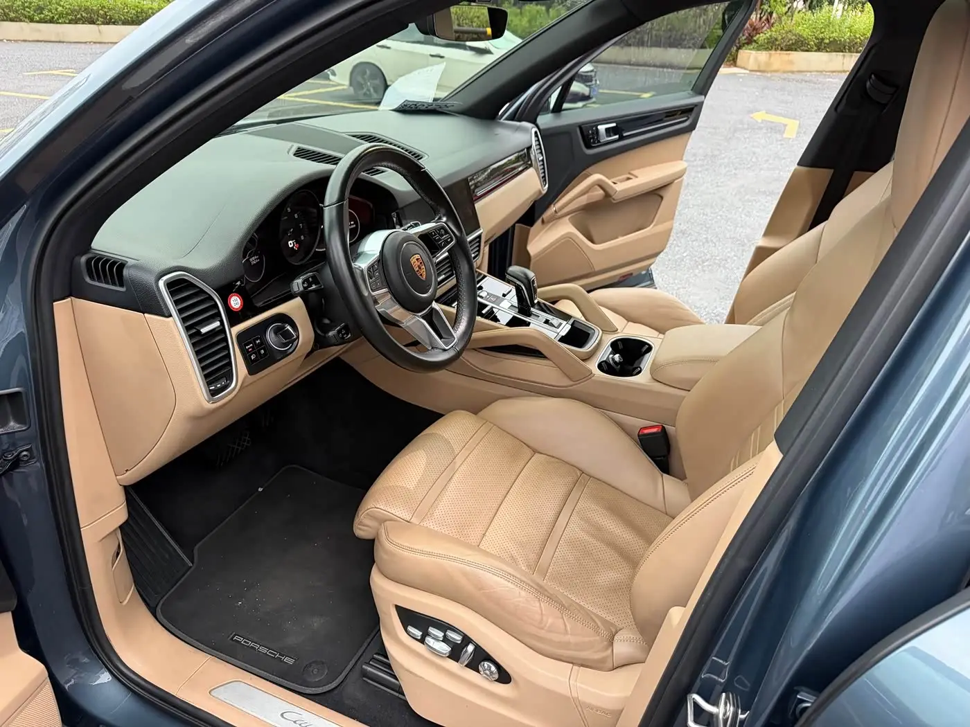 Porsche Cayenne 2018 — Фото 9/18