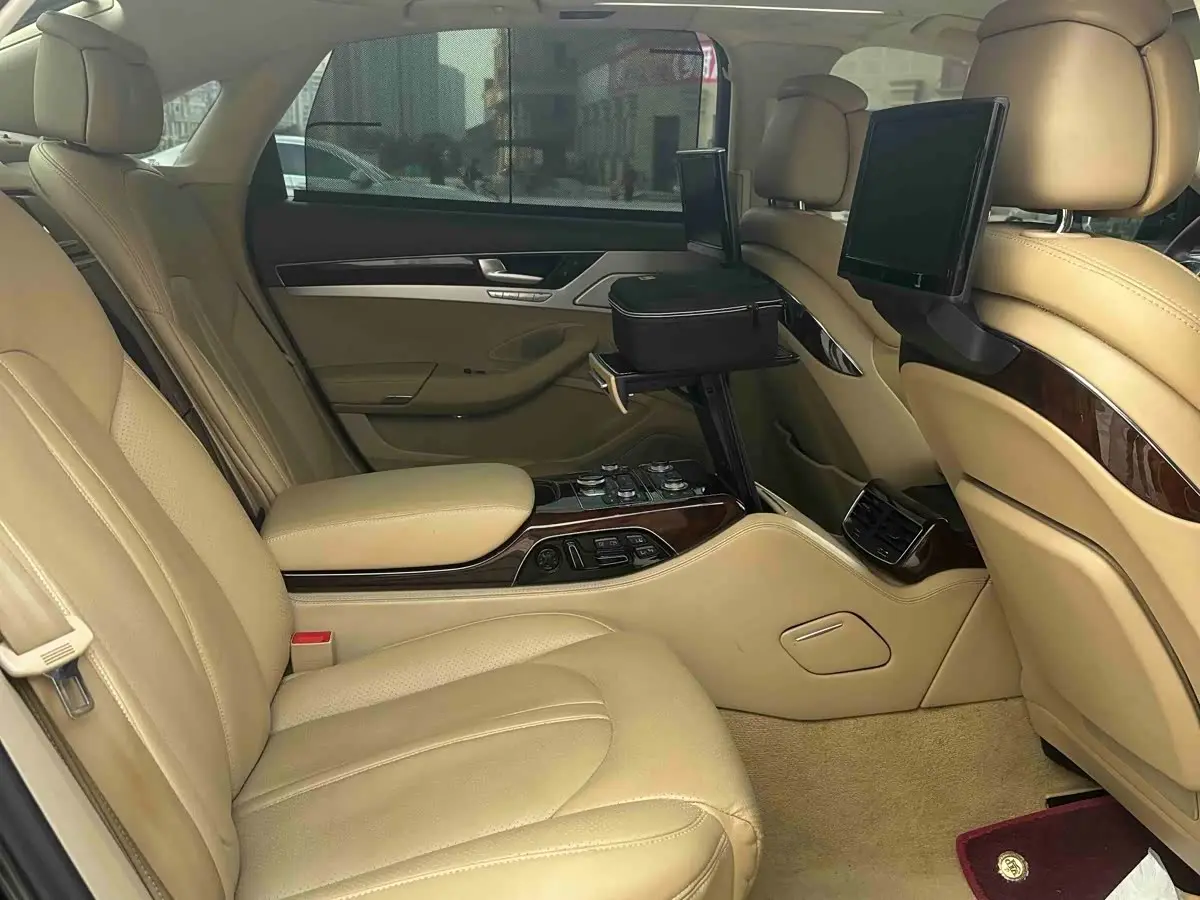 Audi A8 2012 — ფოტო 5/10
