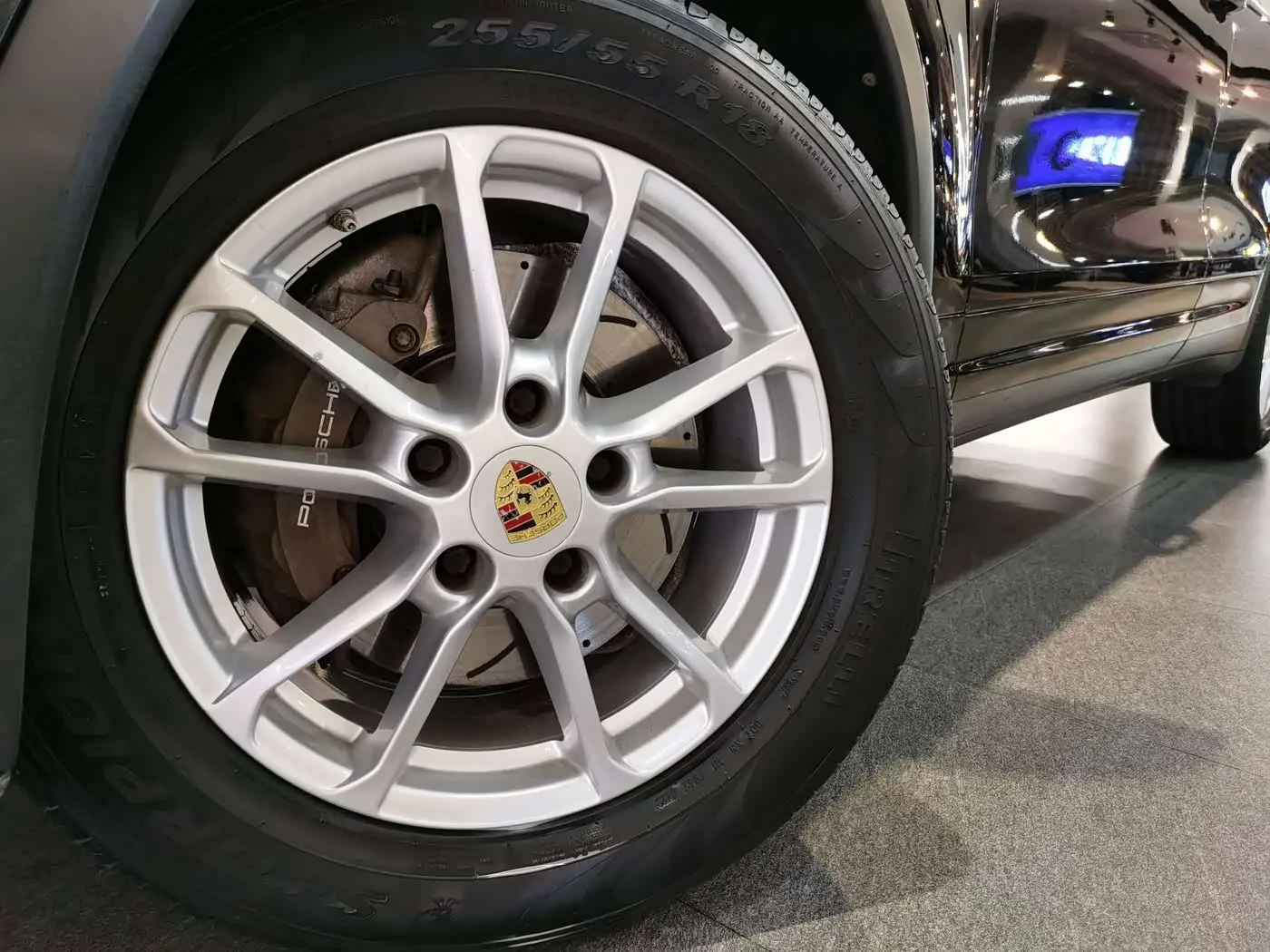 Porsche Cayenne 2018 — Photo 17/17
