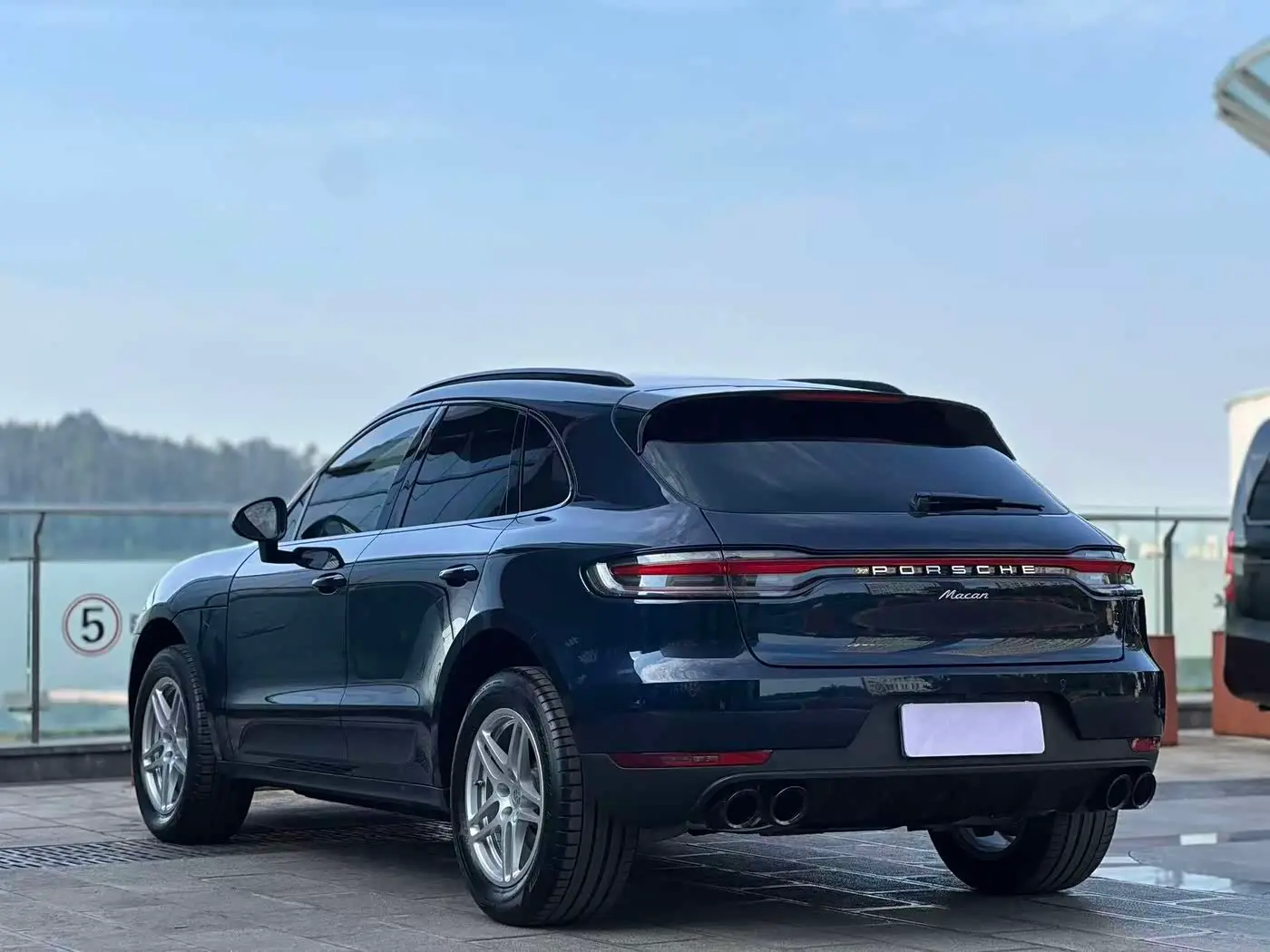 Porsche Macan 2022 — Фото 6/20
