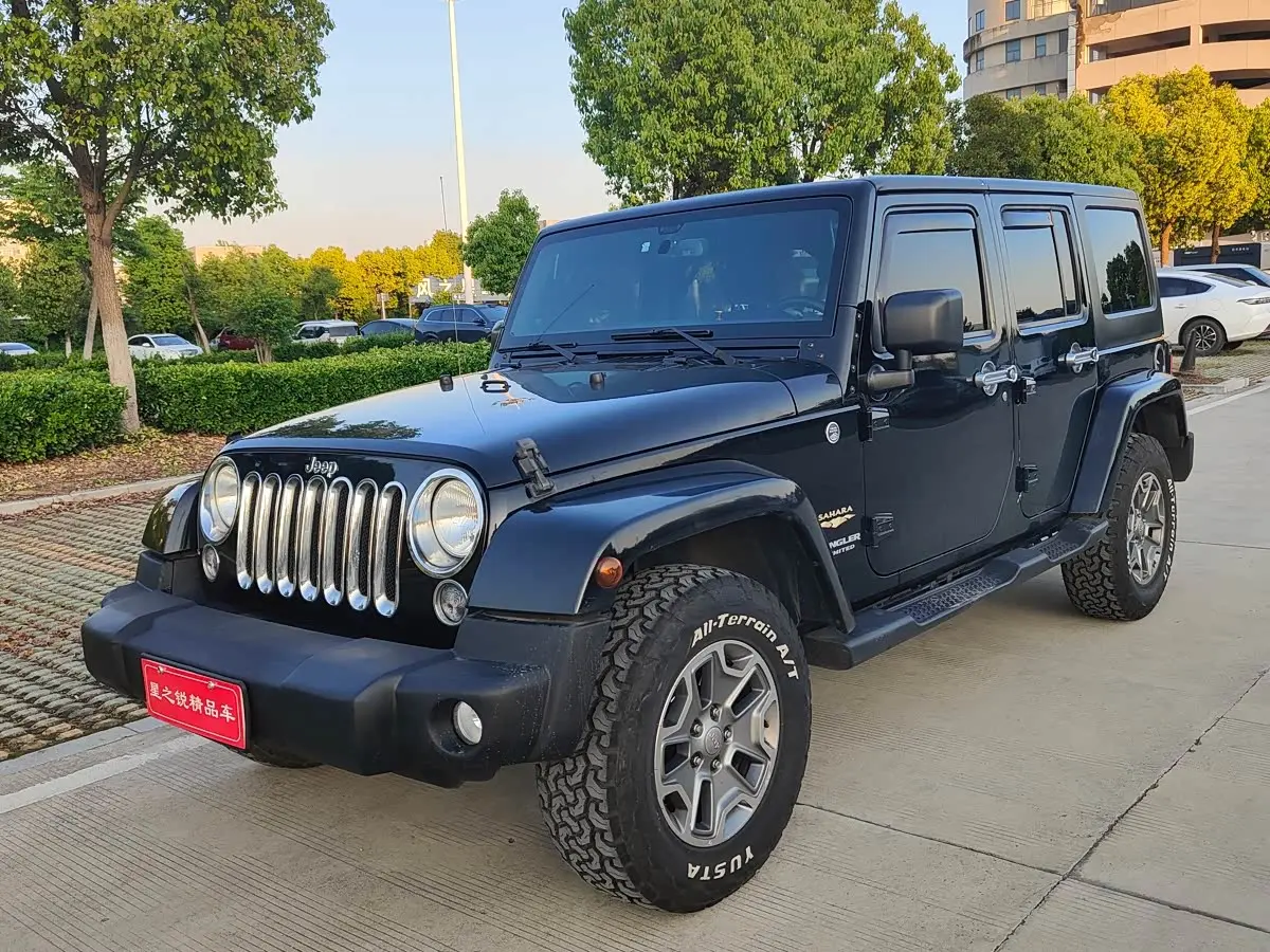 Jeep Wrangler 2016 — Фото 1/20