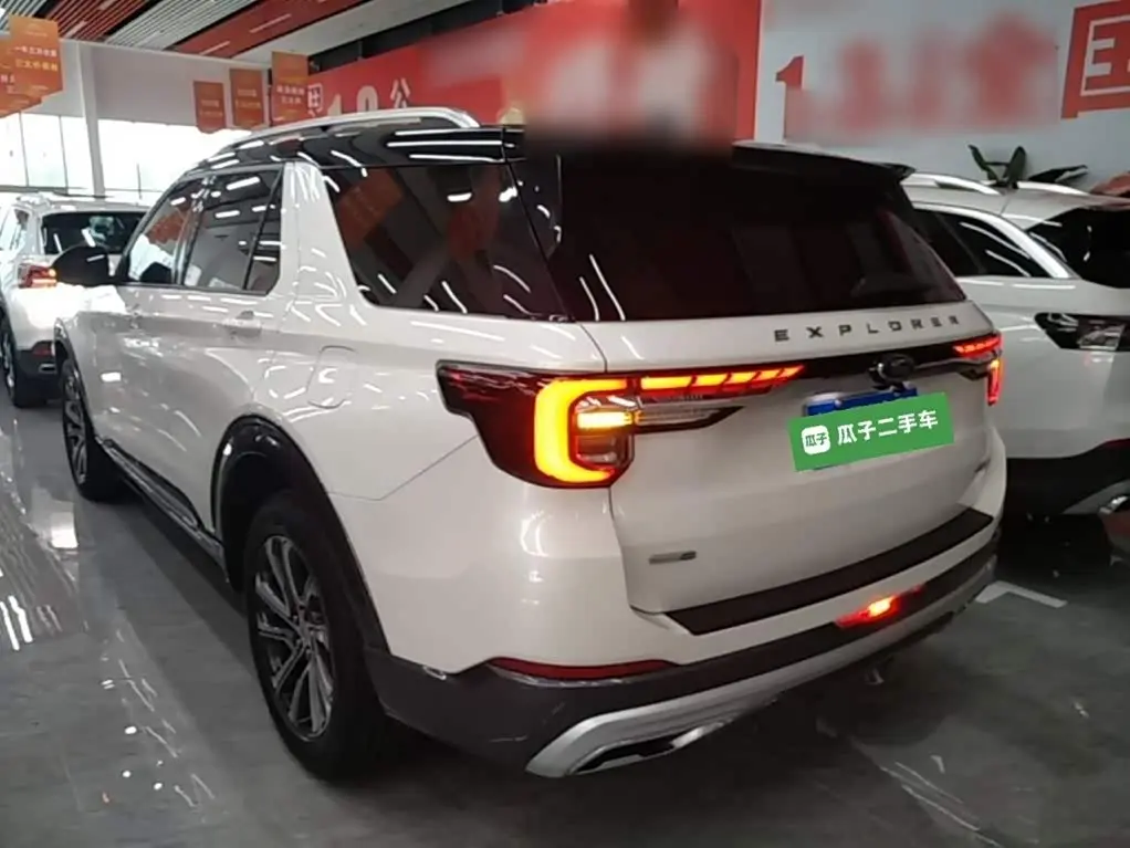 Ford Explorer 2022 — Photo 5/20