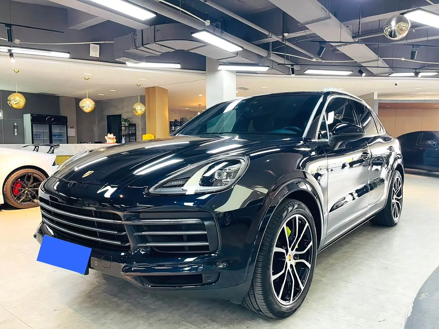 Porsche Cayenne New Energy 2023 — Фото 1/9