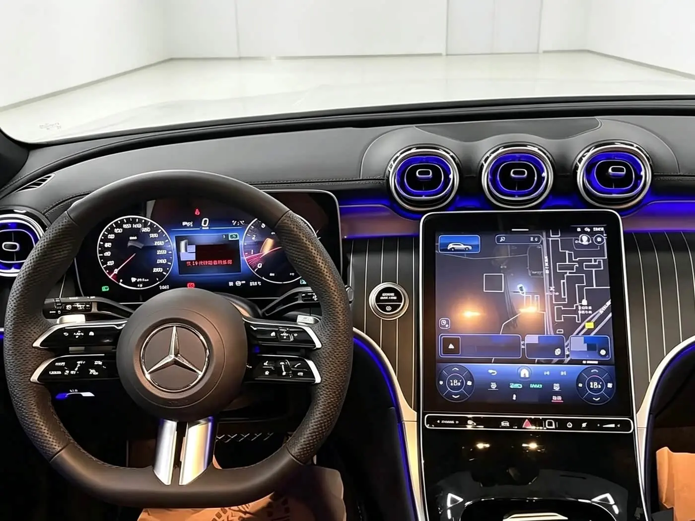 Mercedes-Benz GLC 2024 — Photo 5/9