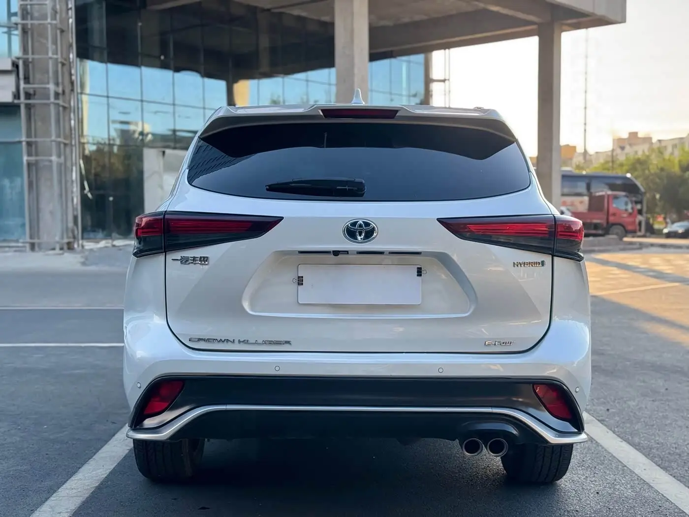 Toyota Crown Kluger 2024 — Photo 11/17