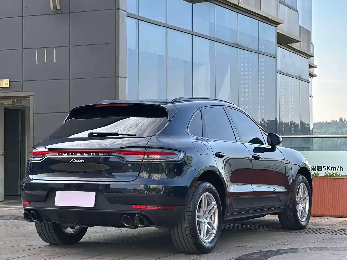 Porsche Macan 2022 — Фото 4/20