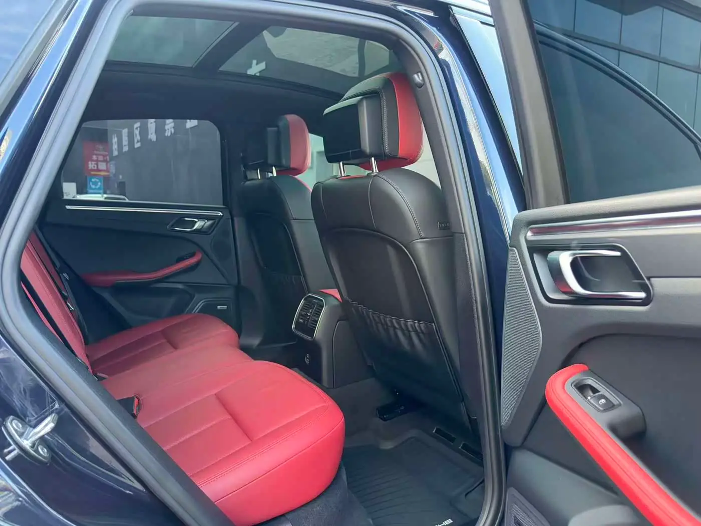 Porsche Macan 2022 — Фото 12/20