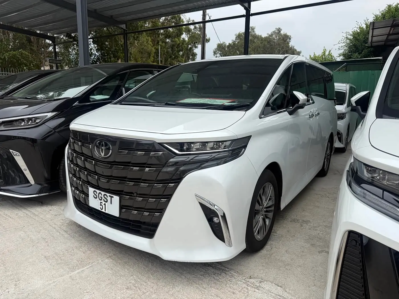 Toyota Alphard 2026 — Photo 1/19