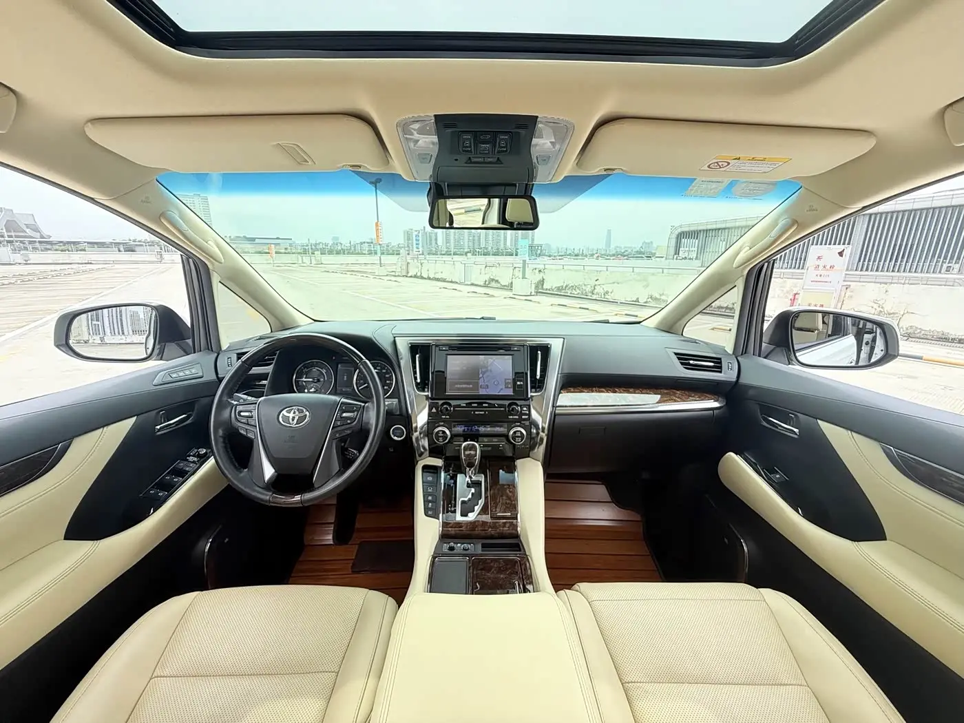 Toyota Alphard 2019 — Photo 9/20