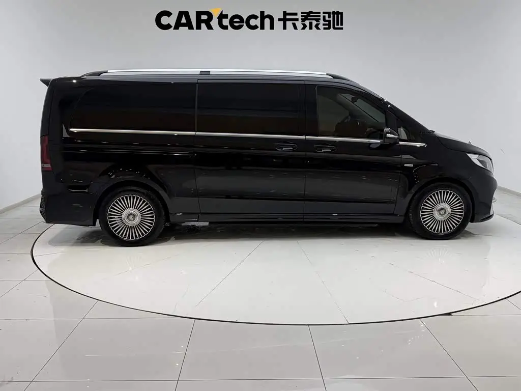 Mercedes-Benz V-Class 2022 — Фото 4/20