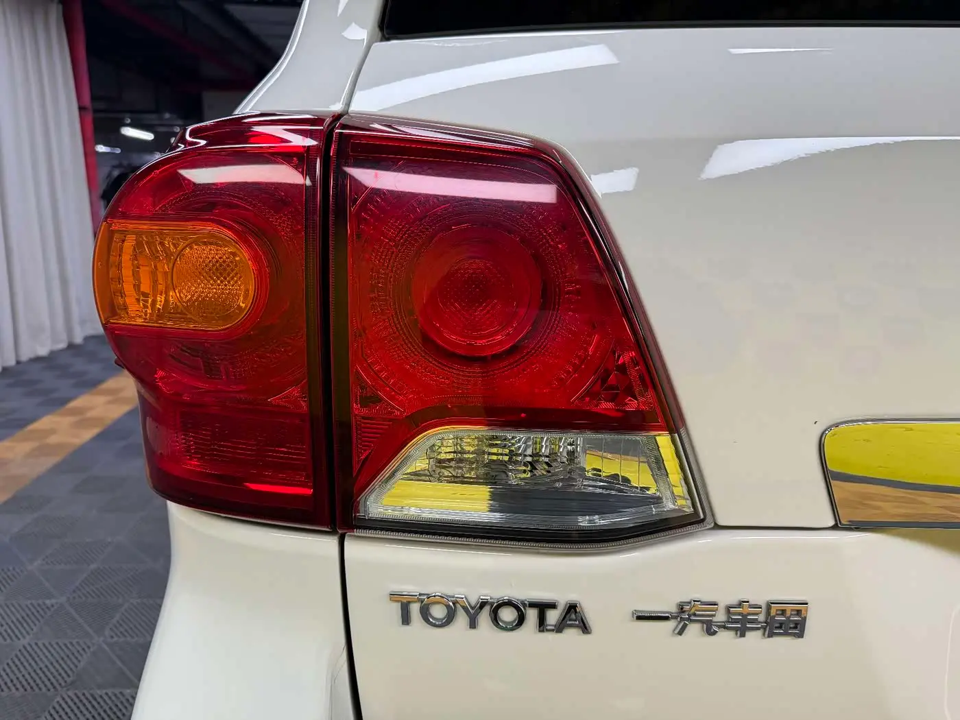 Toyota Land Cruiser 2014 — Фото 12/20
