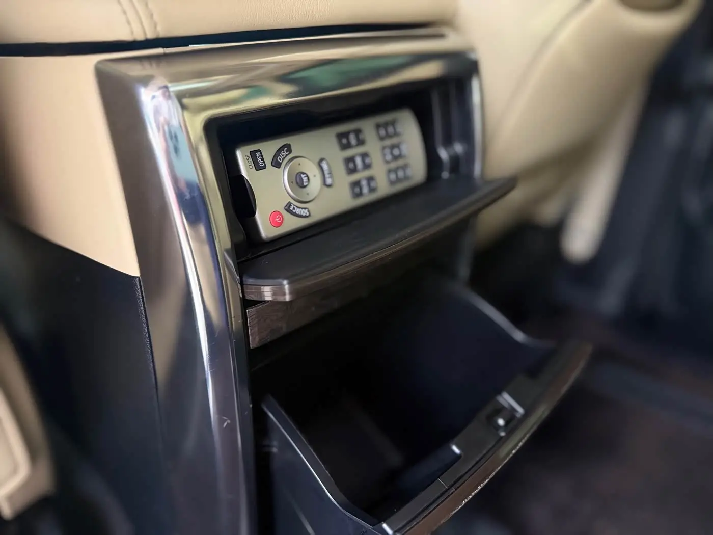 Toyota Vellfire 2020 — Photo 9/20