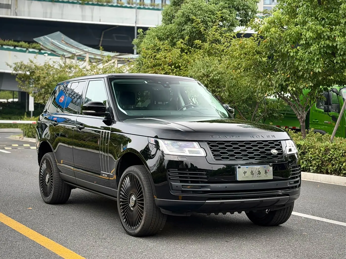 Land Rover Range Rover 2021 — Фото 3/20