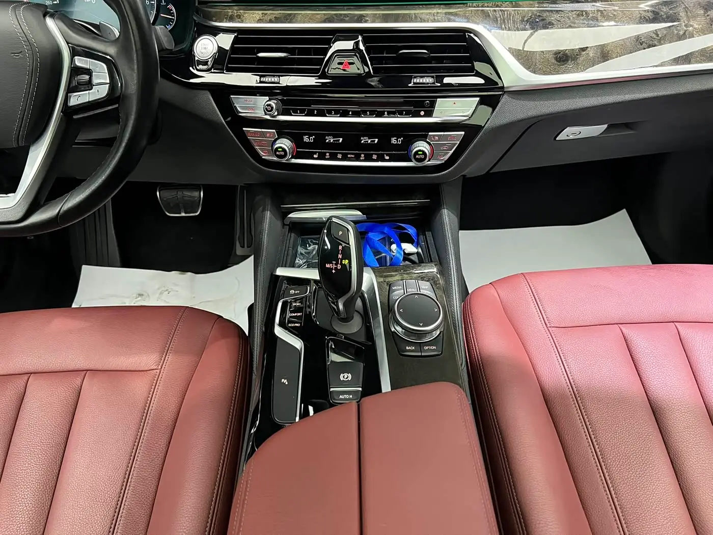BMW 5 Series 2018 — Photo 11/13