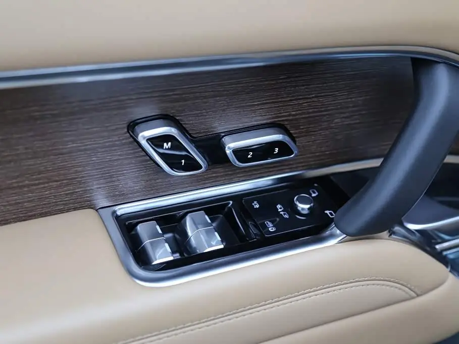 Land Rover Range Rover 2024 — Фото 12/20