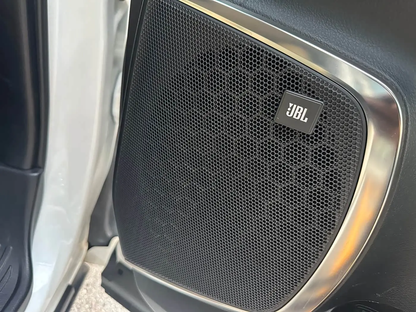 Toyota Vellfire 2021 — Photo 9/15